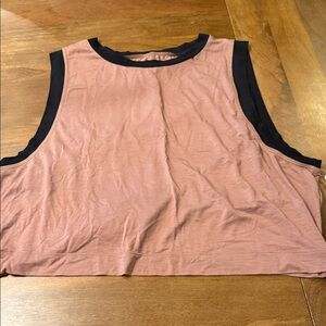 Sleeveless Contrast-Trim Crop Top in Dusty Rose